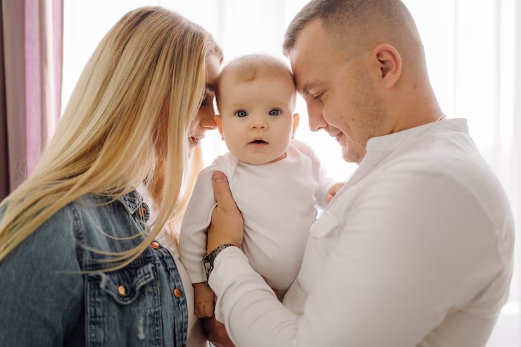 portrait-young-family_1328-3816.jpg portrait-young-family_1328-3816.jpg
