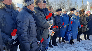 Памятное мероприятие в день вывода советских войск из Афганистана традиционно проходило у памятника воинам-шарьинцам, погибшим в Афганистане и Чечне